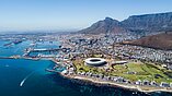Luftperspektive von Südafrikas Parlamentssitz Kapstadt aus westlicher Richtung. 