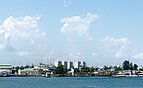 Blick auf Nigerias größte Stadt Lagos vom Hafen aus. 