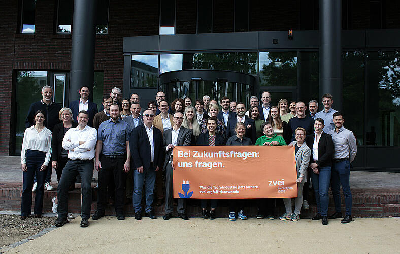 Fotoaktion des ZVEI und seiner Mitgliedsunternehmen